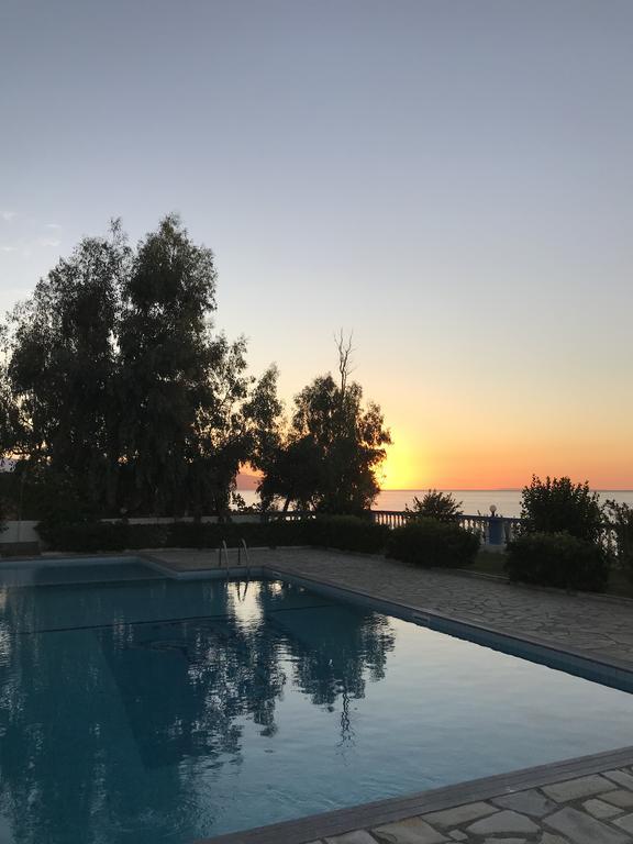 Makrýgialos Cypriana Apartments מראה חיצוני תמונה